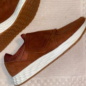 New Balance Velcro sneakers NWT